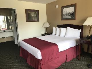 Hotel Carmel Inn & Suites