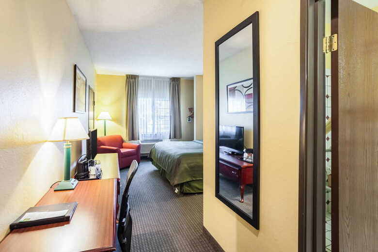 Hotel Quality Inn & Suites