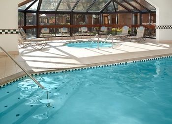 Hotel Courtyard By Marriott Detroit Livonia