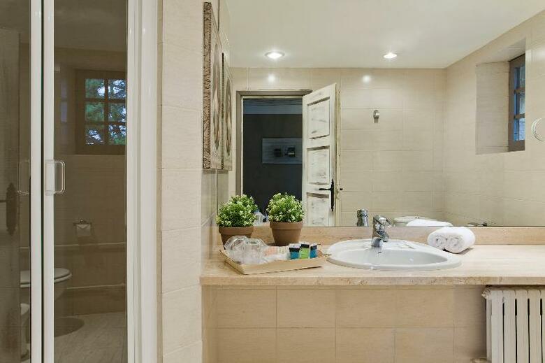 Pamplona El Toro Hotel & Spa