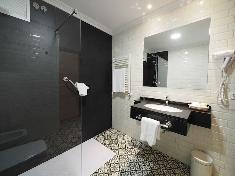 Hotel R�as Bajas