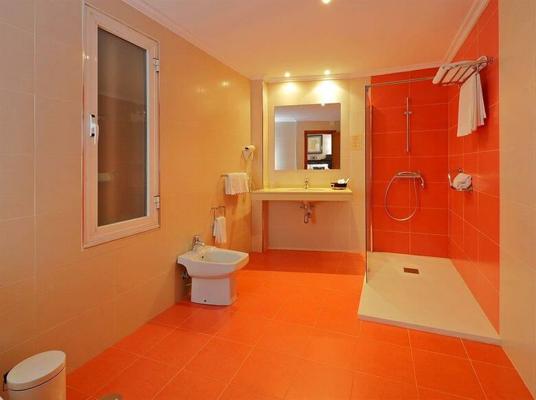 Hotel R�as Bajas