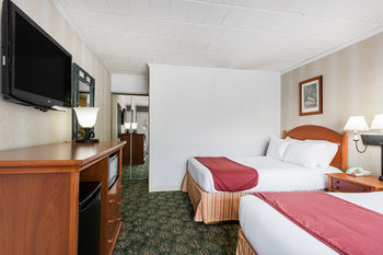 Ramada State College Hotel And Conference Center