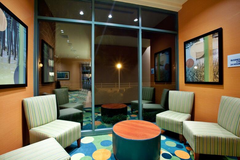 Holiday Inn Express Hotel & Suites Va Beach Oceanfront