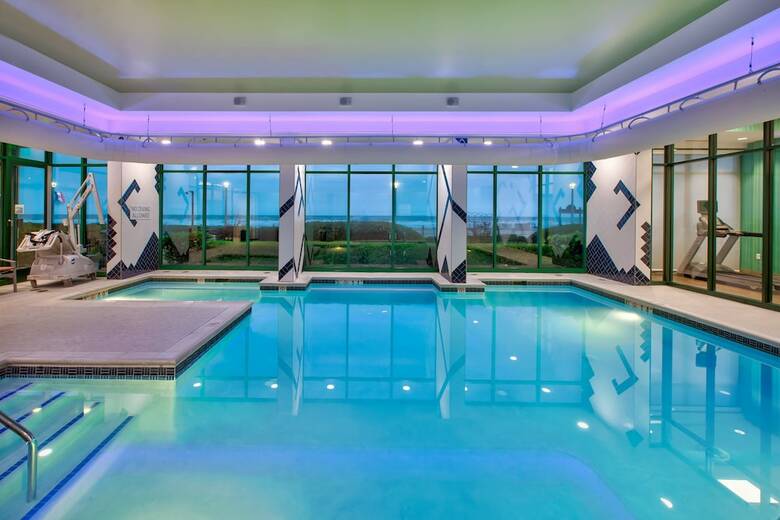 Holiday Inn Express Hotel & Suites Va Beach Oceanfront