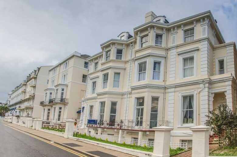 The Carlton Hotel