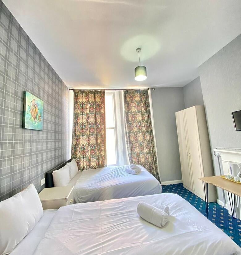 The Carlton Hotel
