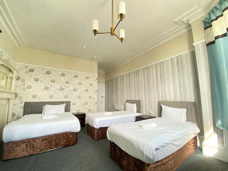 The Carlton Hotel