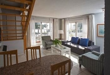 Hotel Place On The Bay