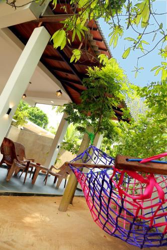 Posada Midigama Holiday Inn