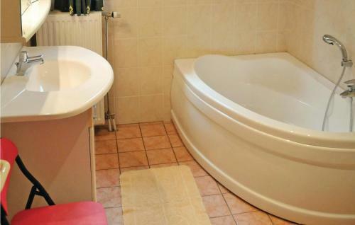 Holiday Home La Petite 09