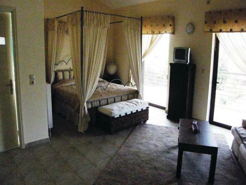 Holiday Home Kamena Vourla With A Fireplace 03