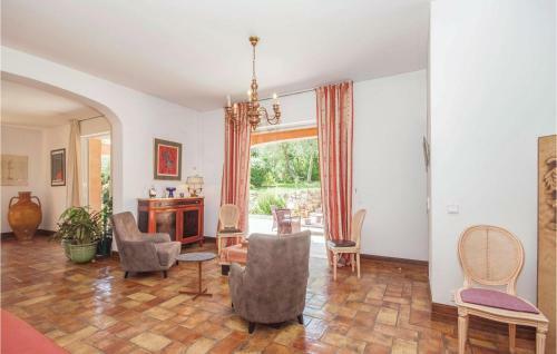 Holiday Home Le Rouret With A Fireplace 09