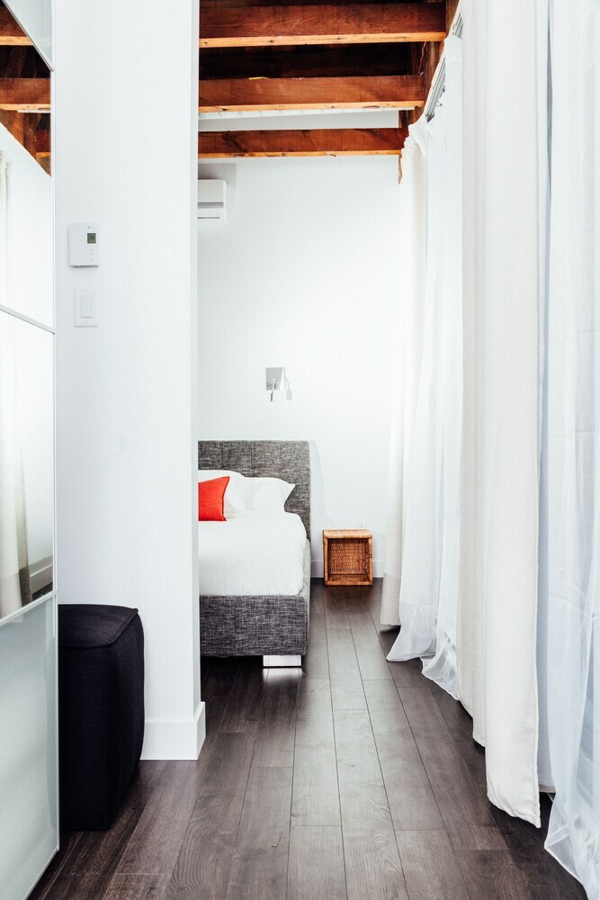 Leqube Apartments