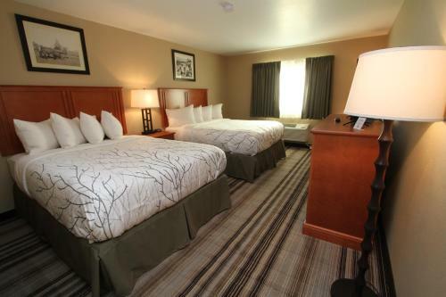 Hotel Bowman Lodge & Convention Center