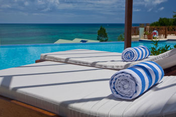 Hotel Calabash Cove Resort And Spa