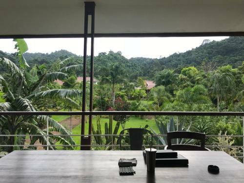Cominsia Lodge