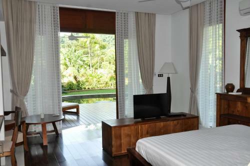 Cominsia Lodge