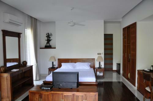 Cominsia Lodge