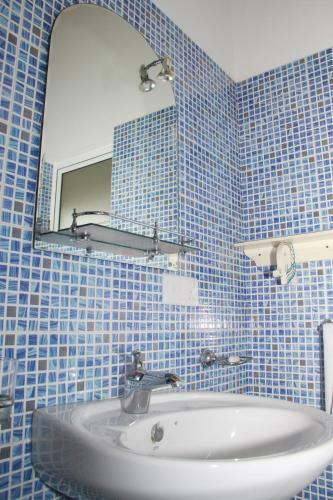 Hostal Blue Elephant Tourist Guesthouse