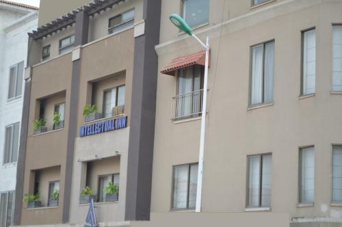 Hotel Intellectual Inn, Bahria Town