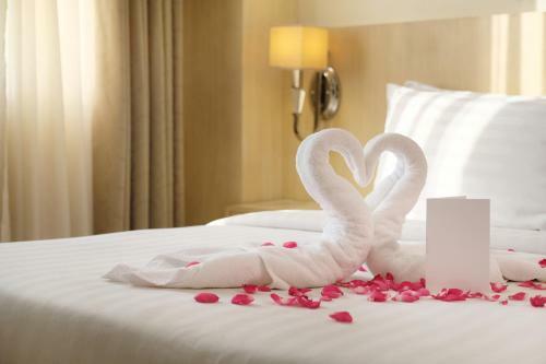 Golden Prince Hotel & Suites