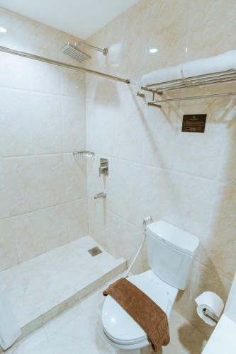 Golden Prince Hotel & Suites