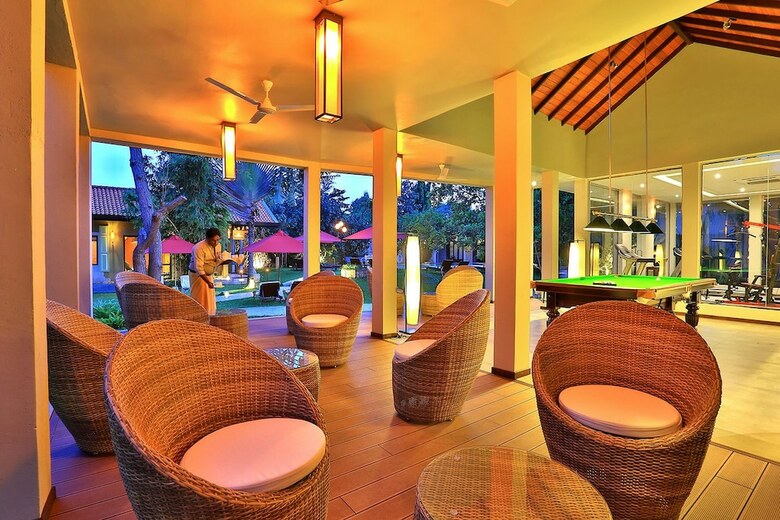 Hotel Chaarya Resort & Spa