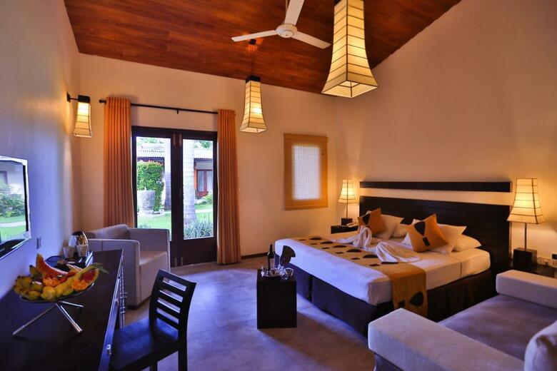 Hotel Chaarya Resort & Spa