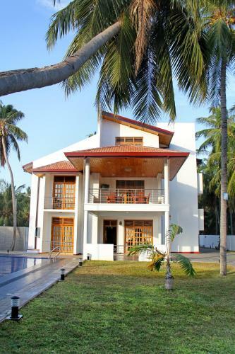 Hotel Bluewater Beach Resort