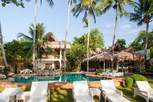Hotel Mike's Dauin Dive Resort