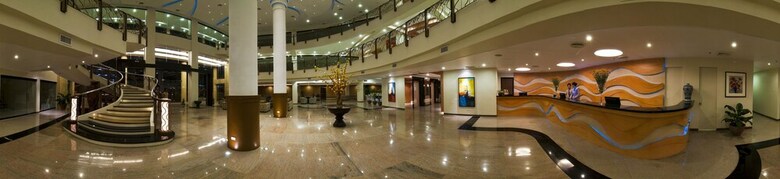 The Pinnacle Hotel And Suites