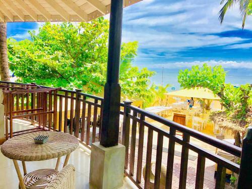 Hotel Thaproban Beach House