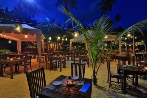 Hotel Thaproban Beach House