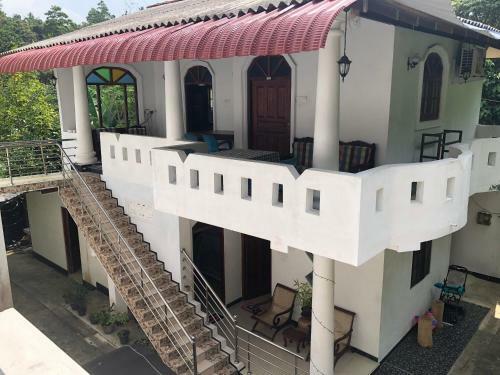 Hostal Tiny Royal Palace