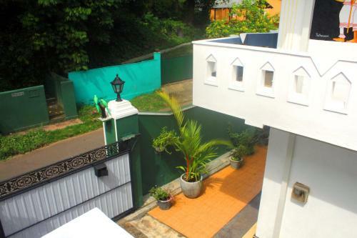 Hostal Tiny Royal Palace