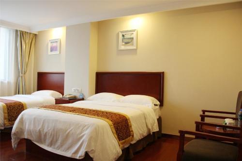 Greentree Inn Henan Kaifeng Gulou Square Express Hotel