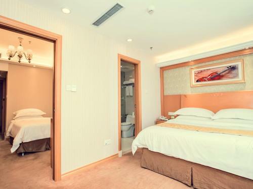 Vienna Hotel Rugao Zhengxiang Square