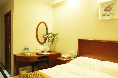 Greentree Inn Jiangxi Xinyu Railway Station Square Express Hotel