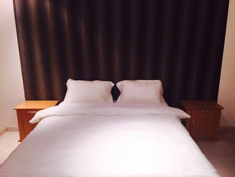Al Amoria Furnished Apartments 4