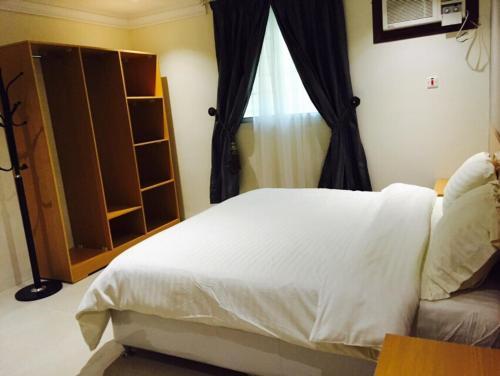 Al Amoria Furnished Apartments 4