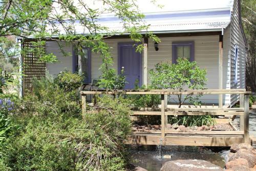 Bed & Breakfast Elinike Guest Cottages