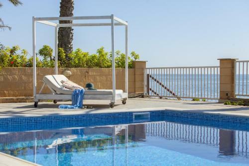 Sunset Meneou Villa