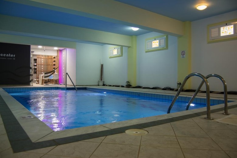 Lavris Hotel & Bungalows