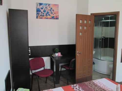 Joe Hostel