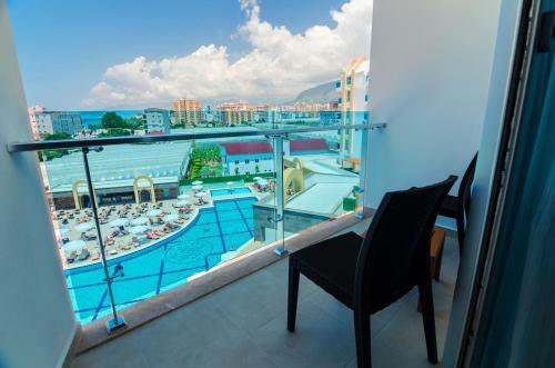 Lumos Deluxe Resort Hotel & Spa