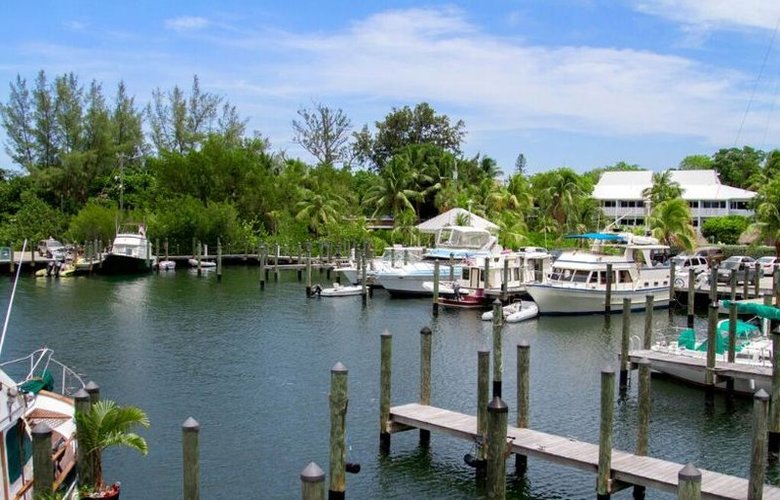 Hotel Banana Bay Resort & Marina