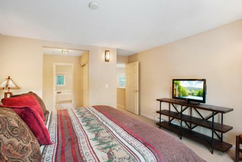 Lodge Mammoth Golf Properties By 101 Great Escapes