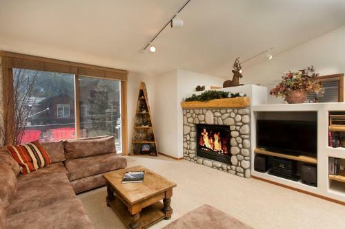 Lodge Mammoth Golf Properties By 101 Great Escapes