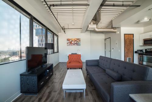 Hollywood Academy Apartment